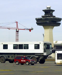 Hold your lounges! Dulles’ love-them-or-hate-them people movers aren’t going anywhere until the mid-2030s