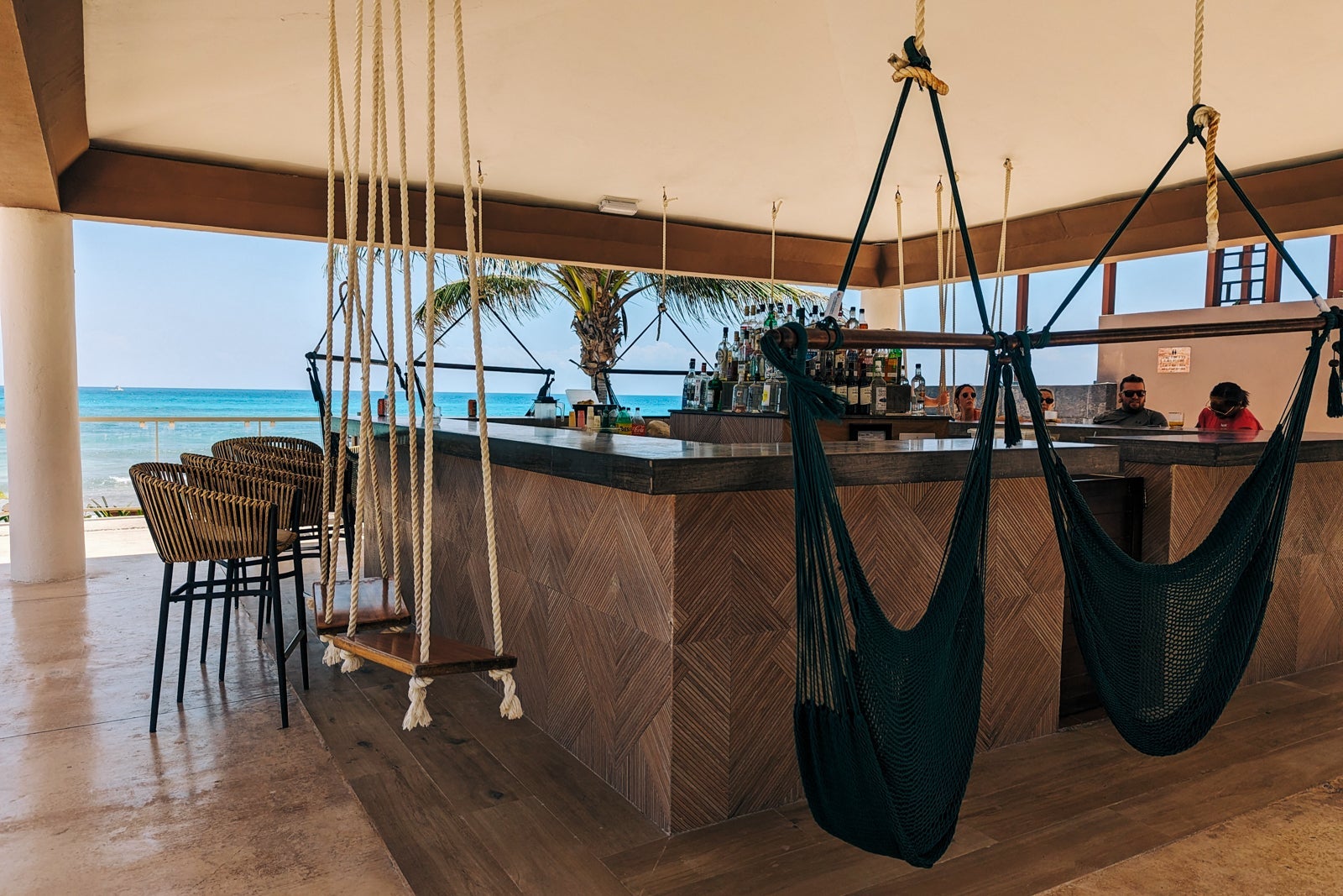 Dreams Jade beachront bar