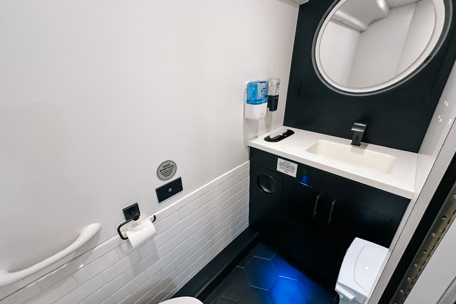 the jet bathroom