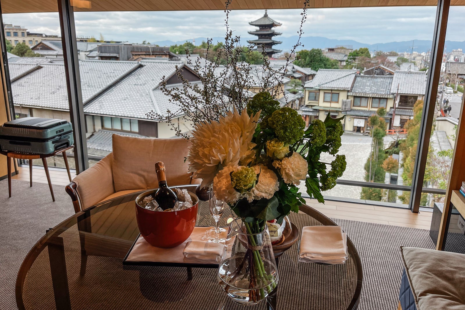 Welcome Champagne and anniversary cake at Park Hyatt Kyoto