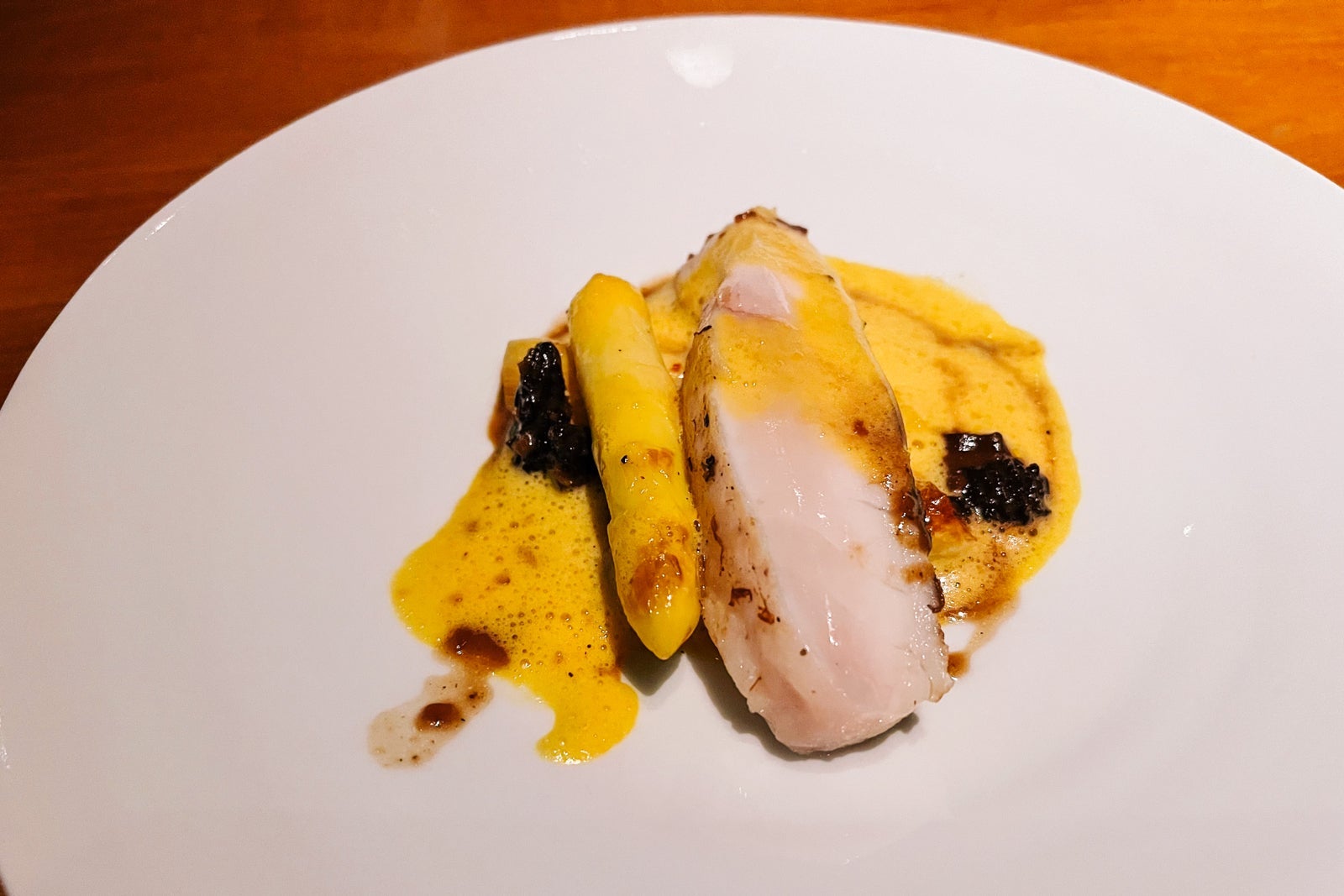 Wakayama flounder with white asparagus and morel mushroom