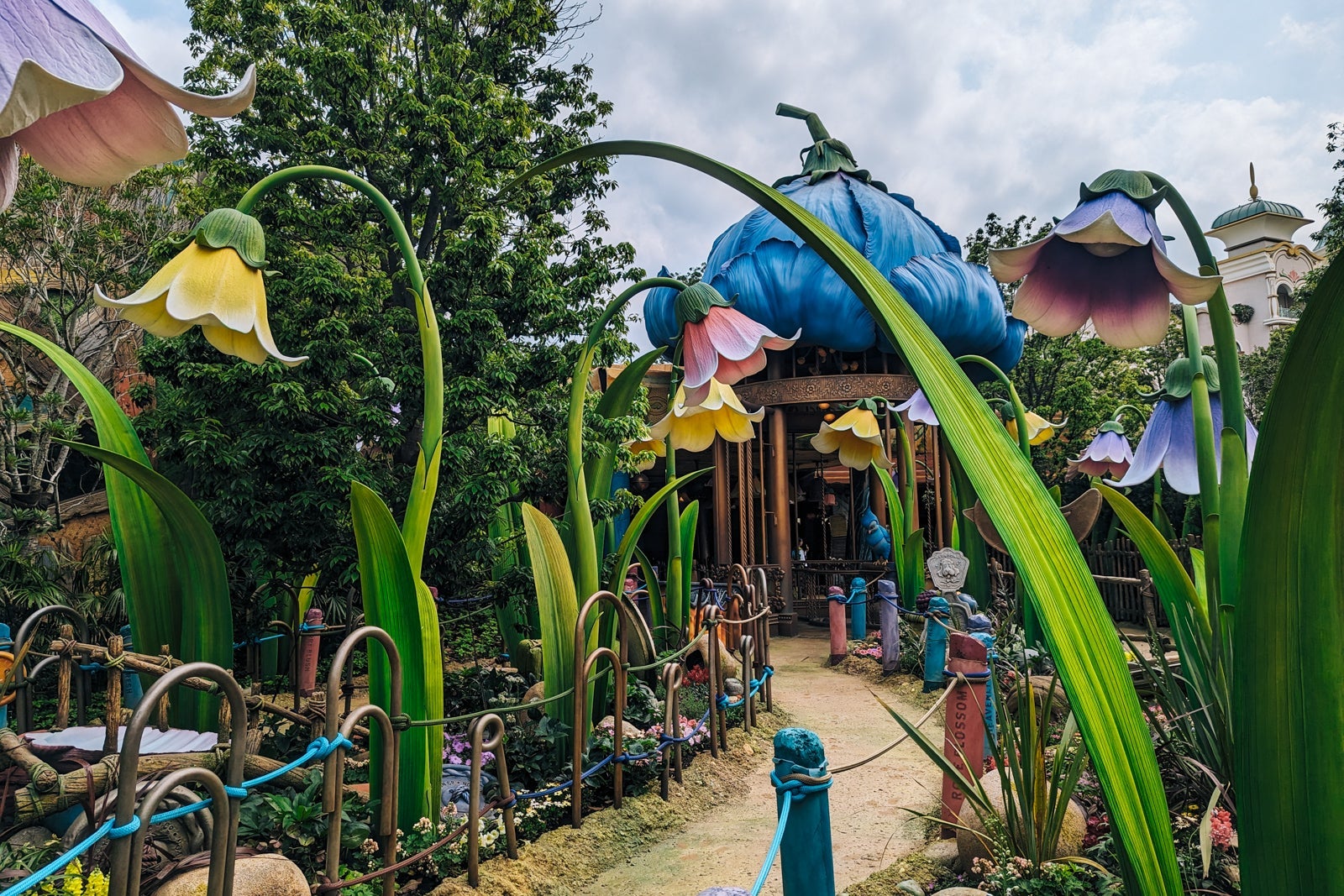 Fairy Tinker Bell's Busy Buggies