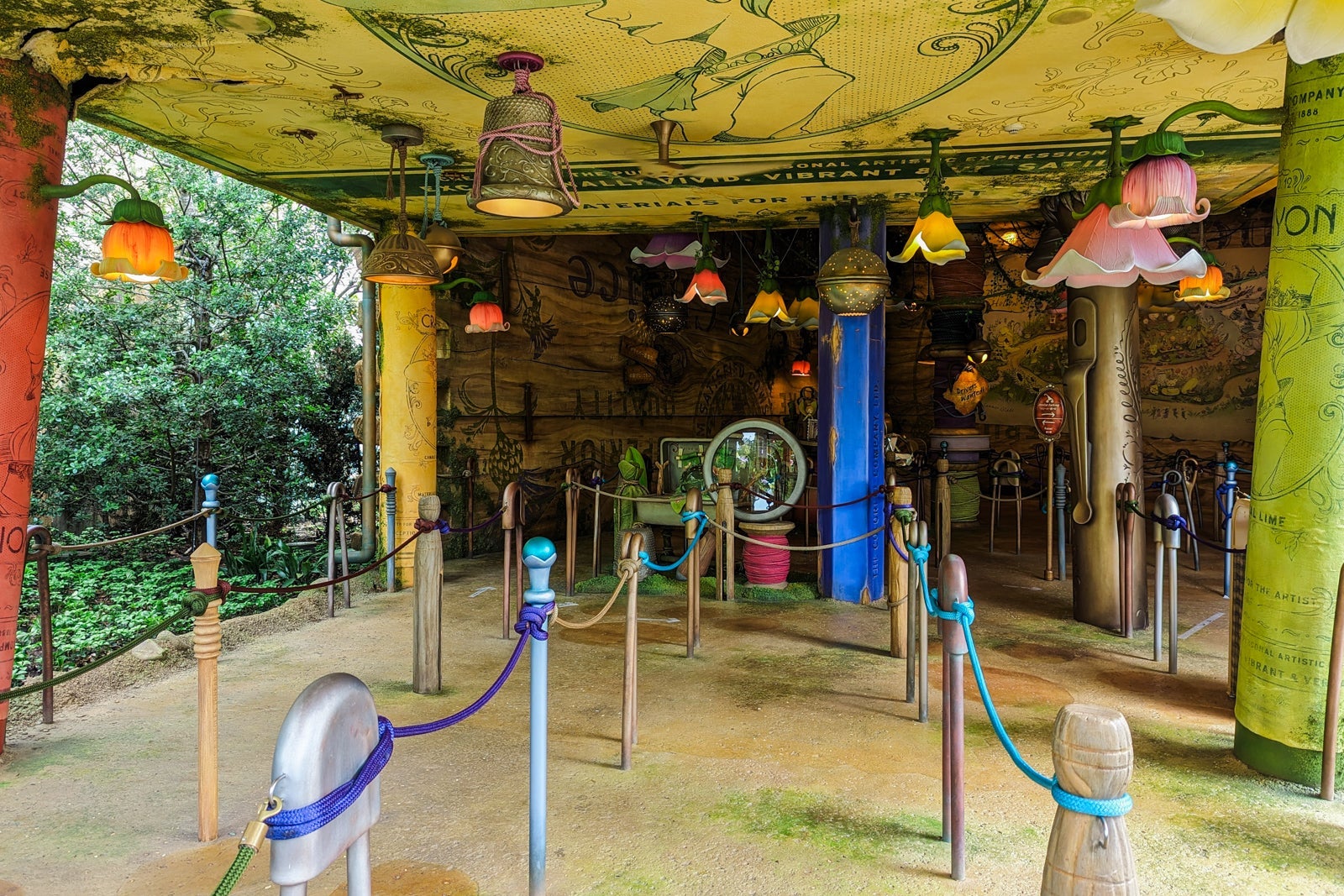 Fairy Tinker Bell's Busy Buggies