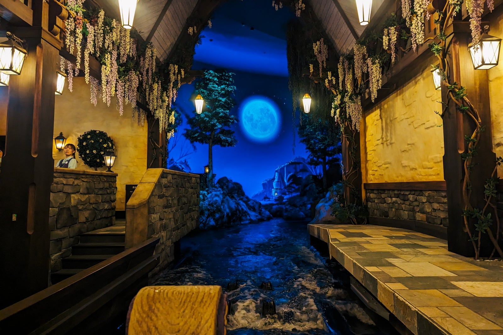 Anna and Elsa's Frozen Journey