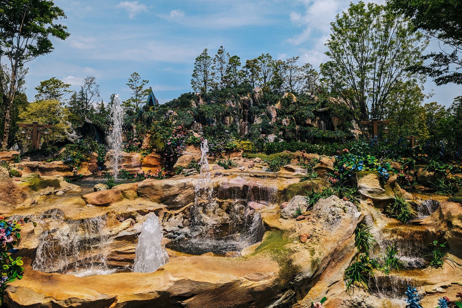 Tokyo DisneySea Fantasy Springs rockwork