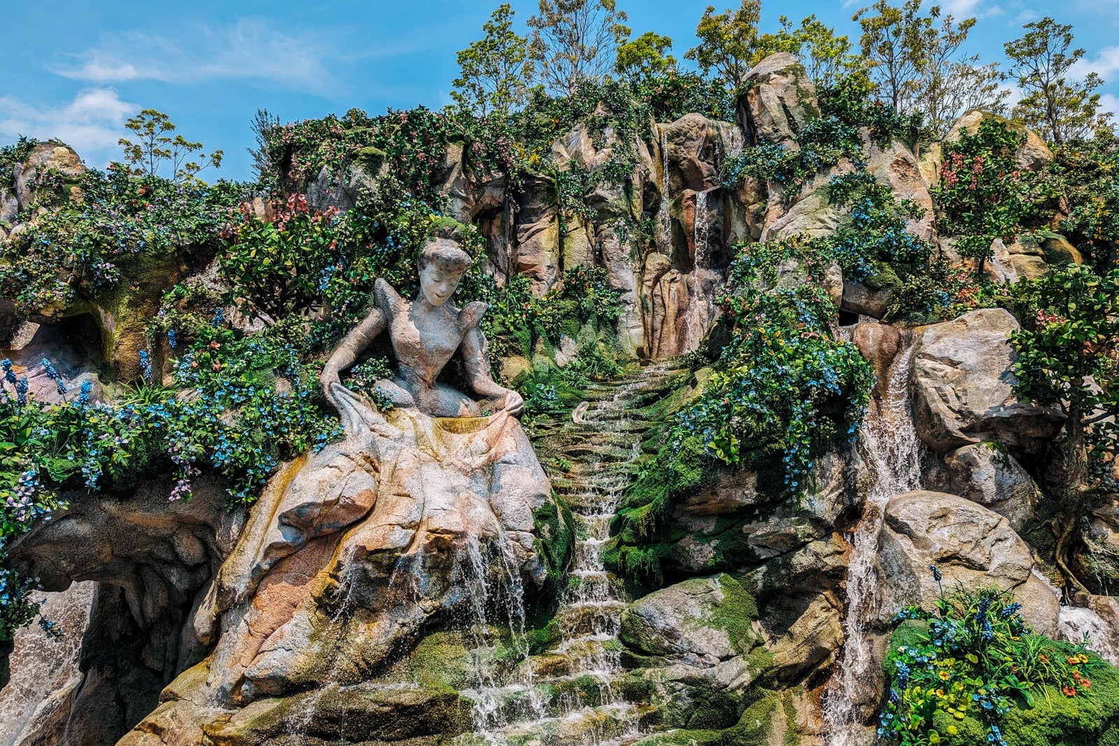 Tokyo DisneySea Fantasy Springs rockwork