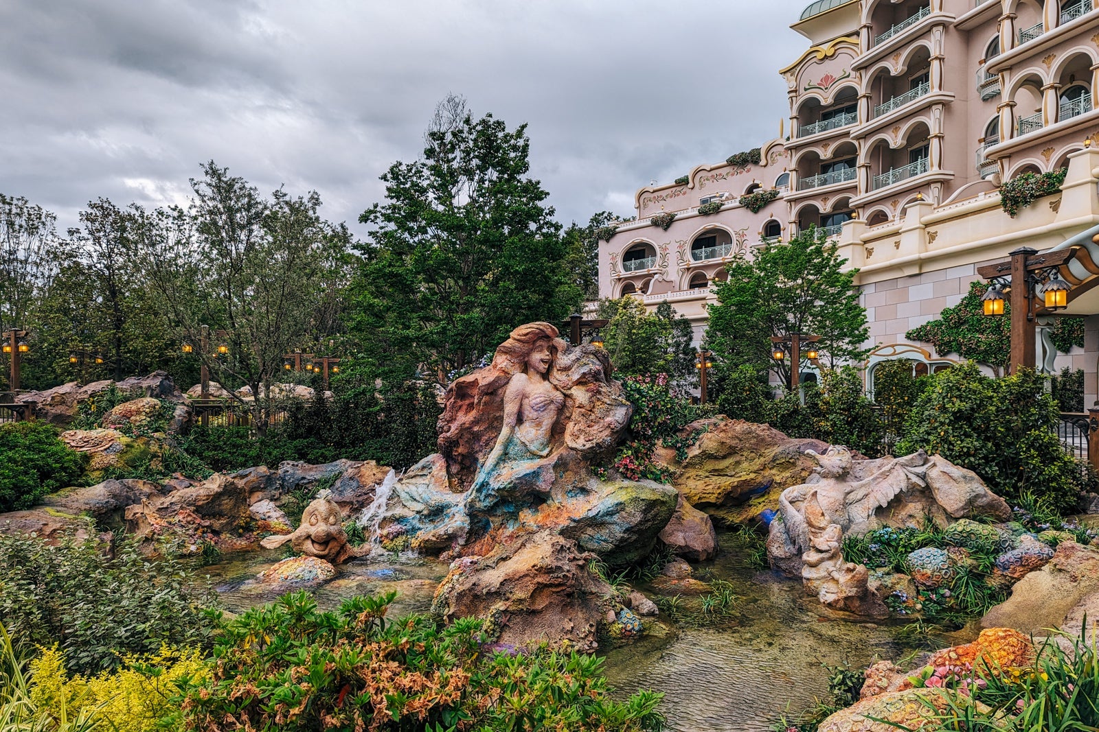 Tokyo DisneySea Fantasy Springs rockwork