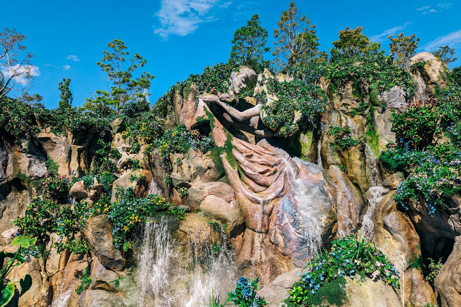 Tokyo DisneySea Fantasy Springs rockwork