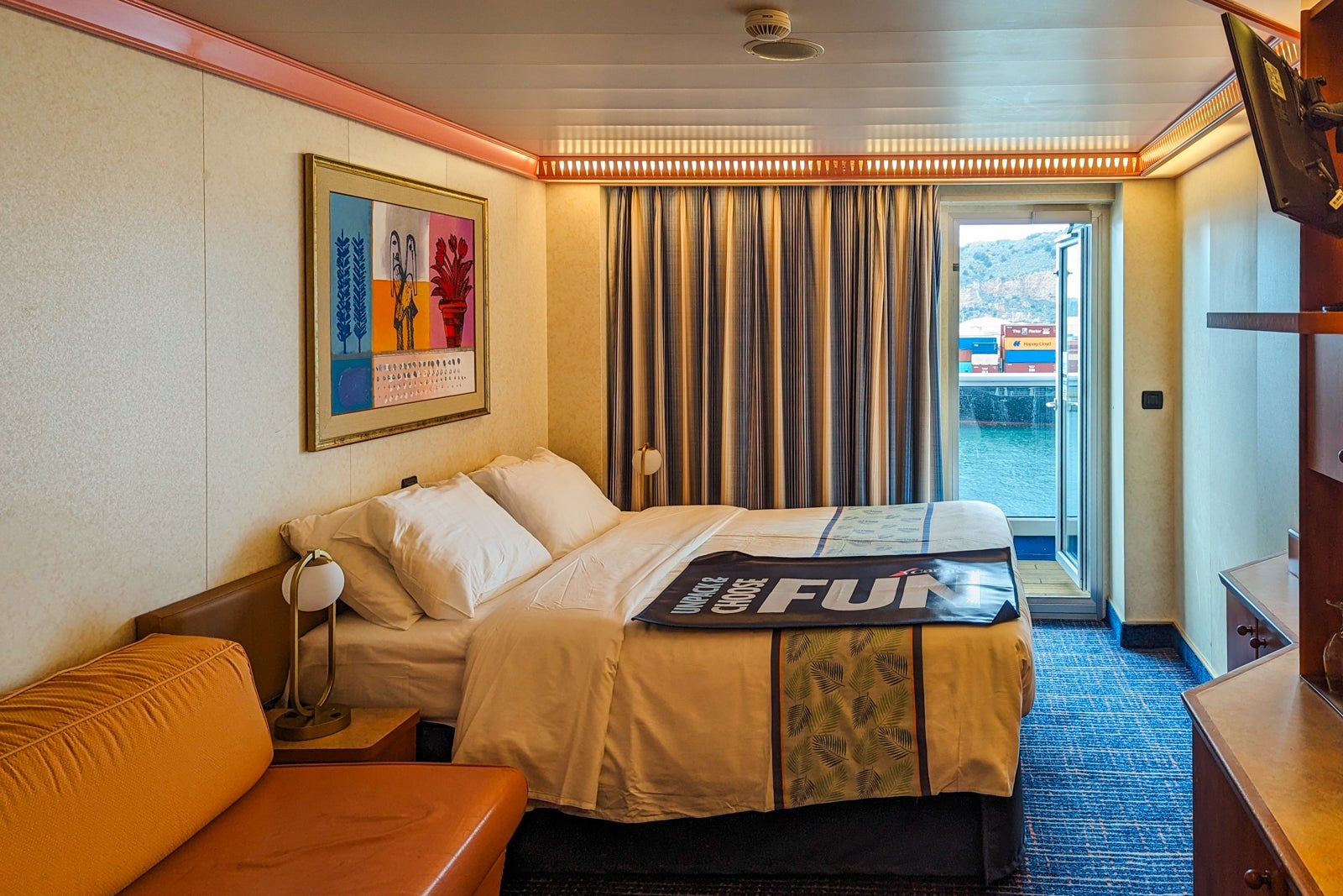 Carnival Glory cabin bed