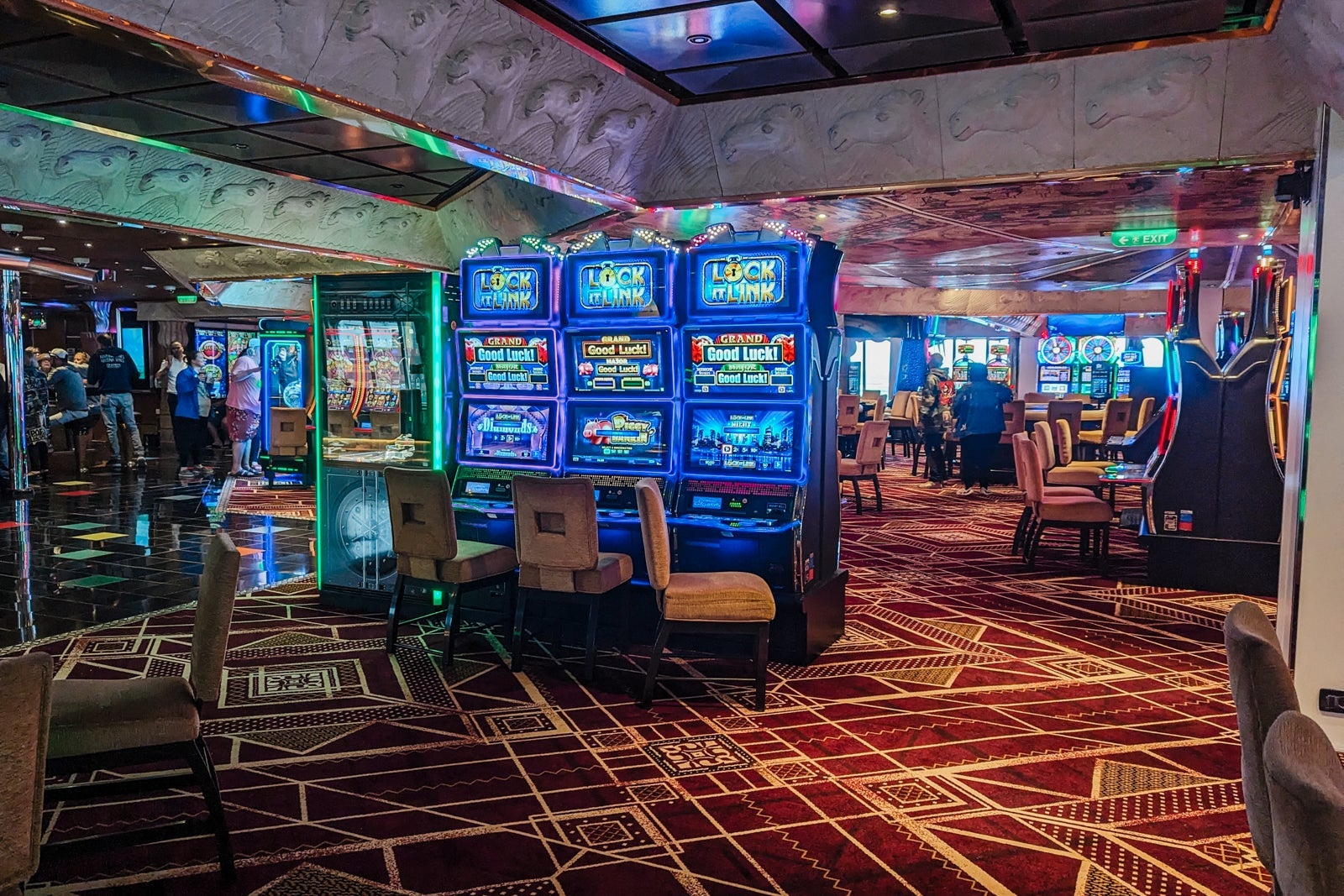 Carnival Glory casino