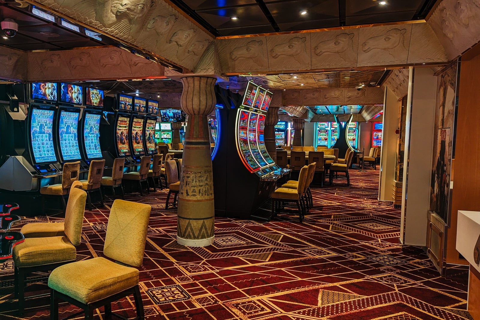 Carnival Glory casino