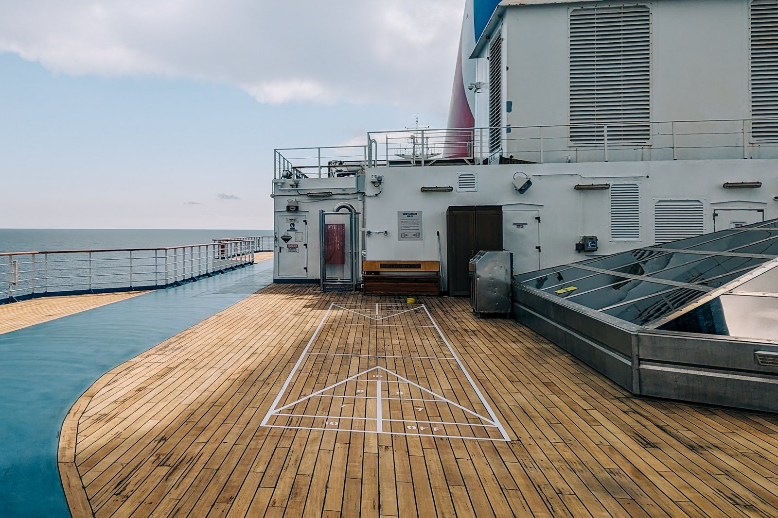 Carnival Glory deck games