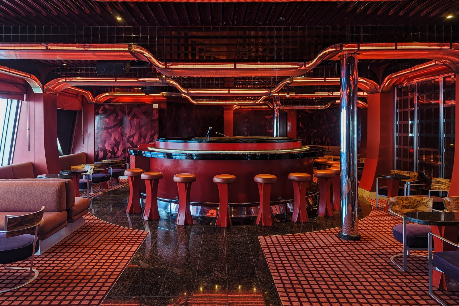 Carnival Glory piano bar