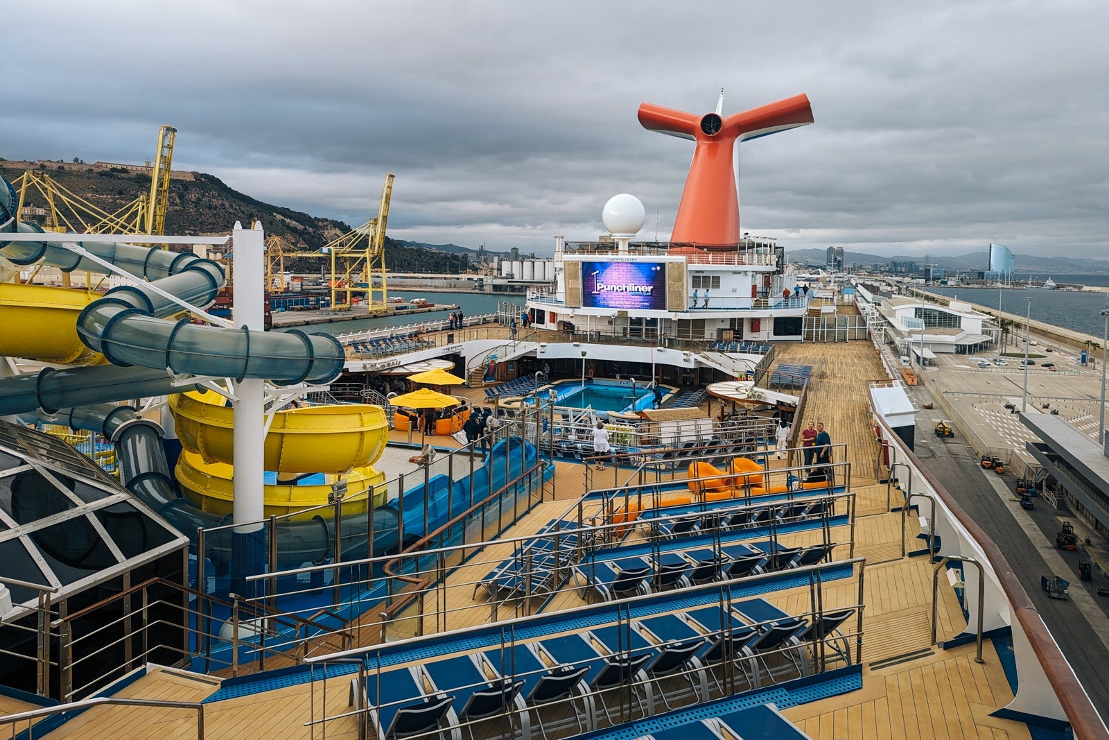 Carnival Glory pool
