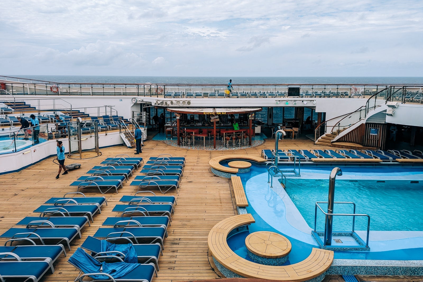 Carnival Glory pool