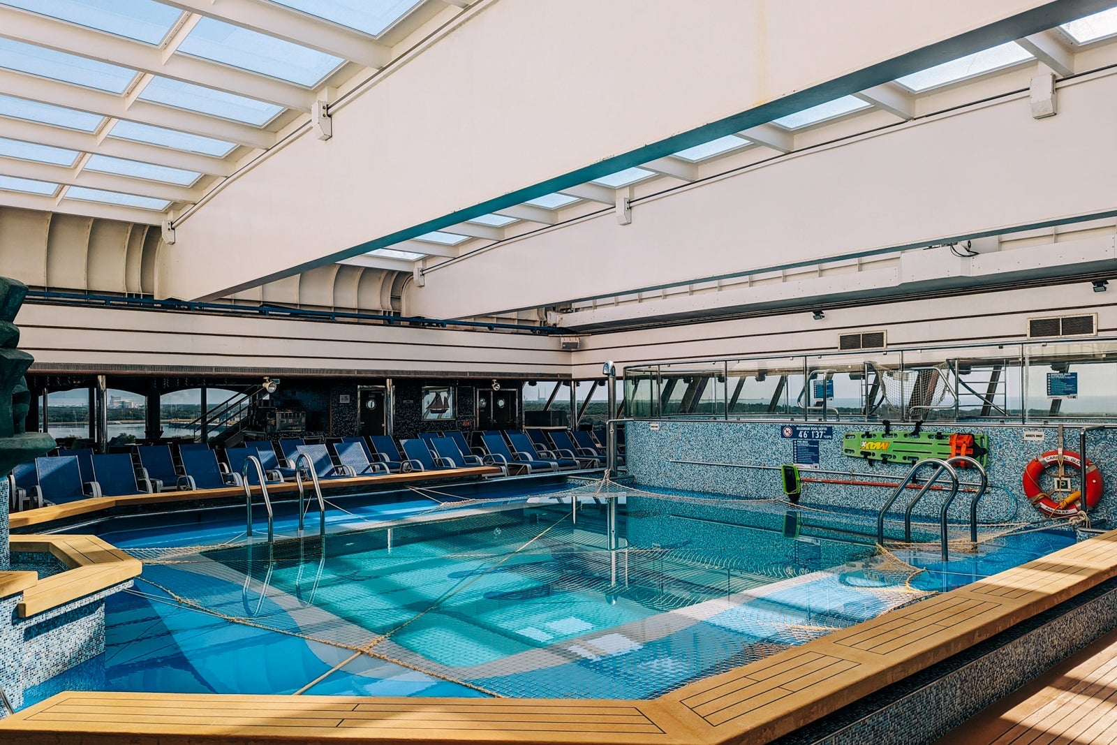 Carnival Glory pool