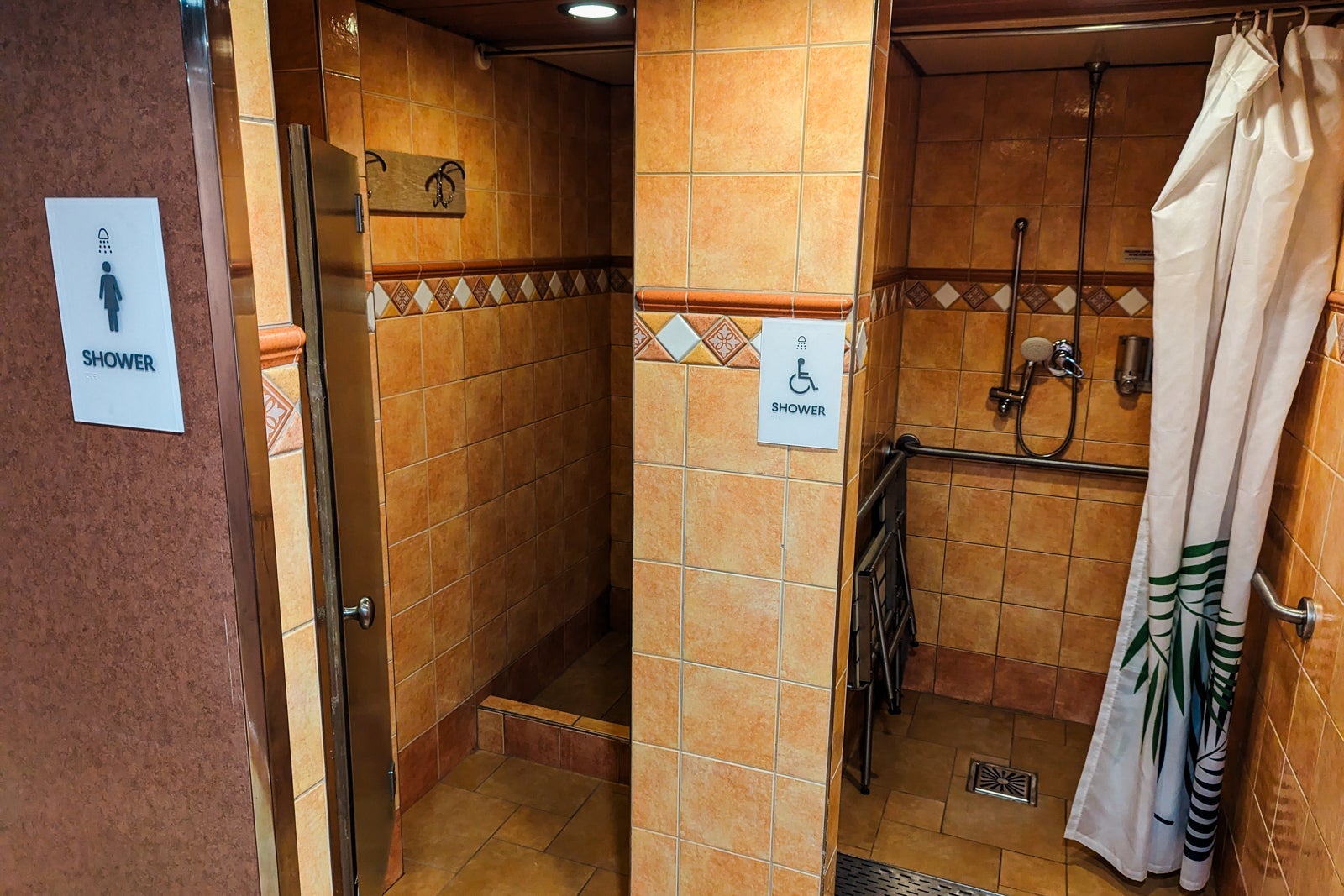 Carnival Glory fitness center