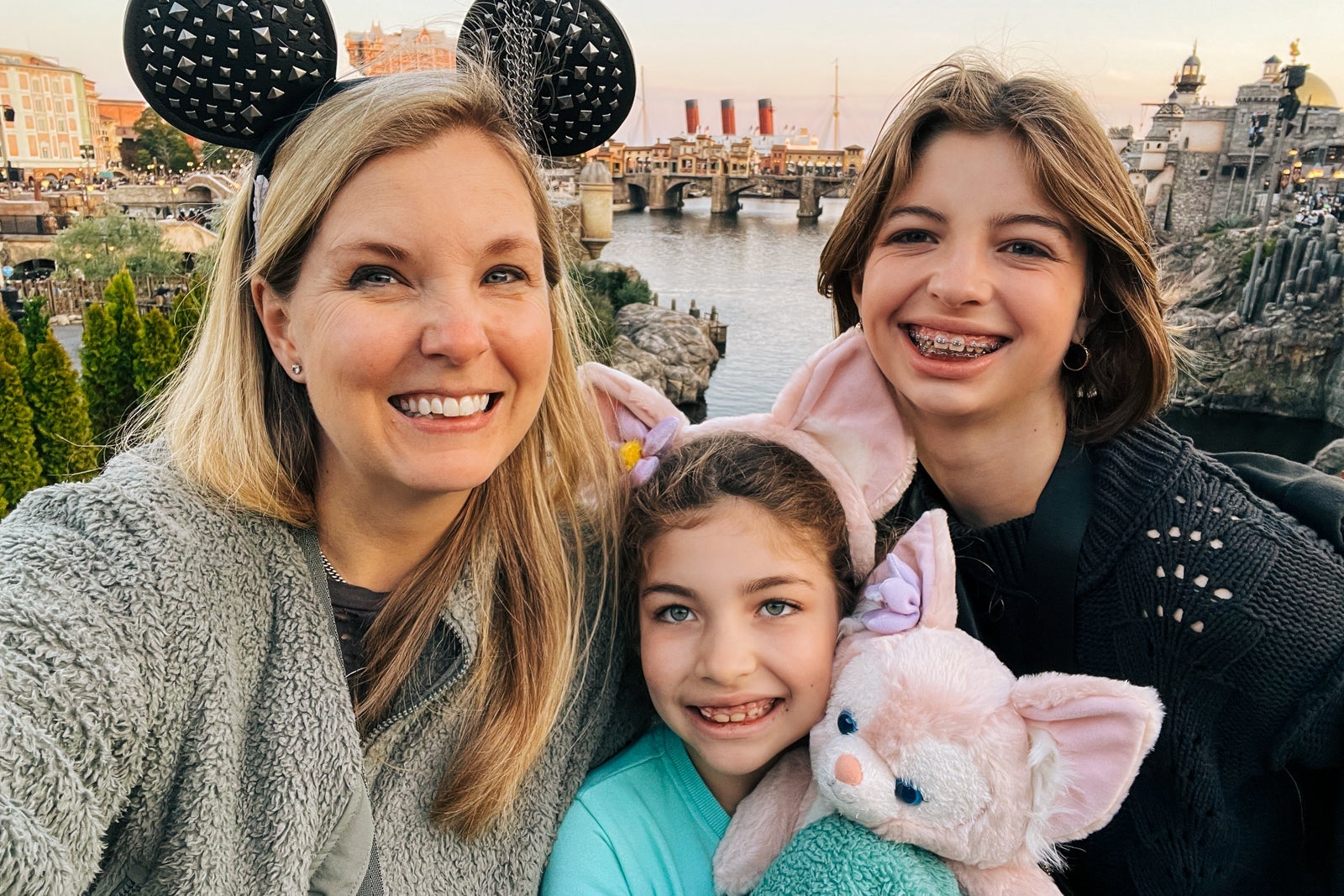 summer and kids at disney