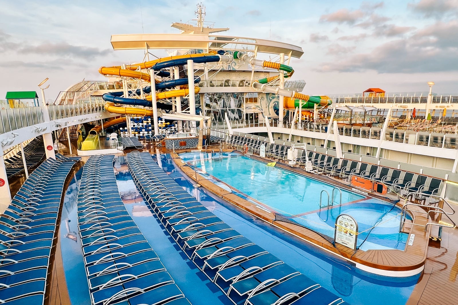 Symphony of the Seas Pool Zone