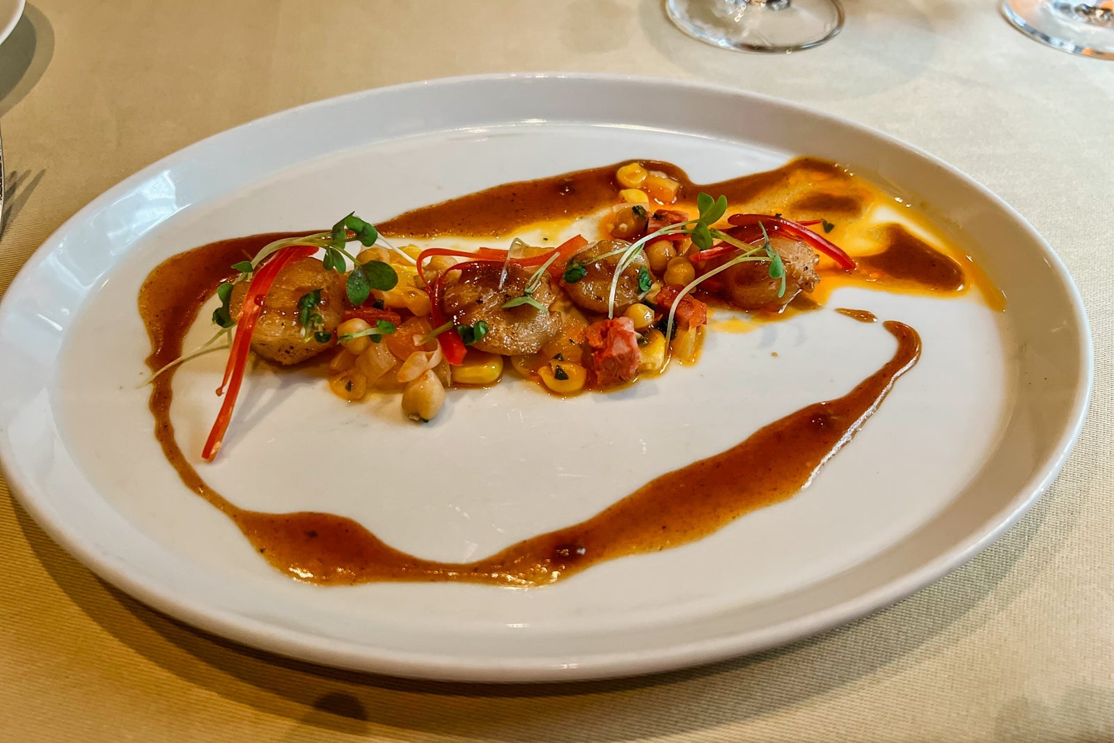 A disappointing scallops starter at 150 Central Park.