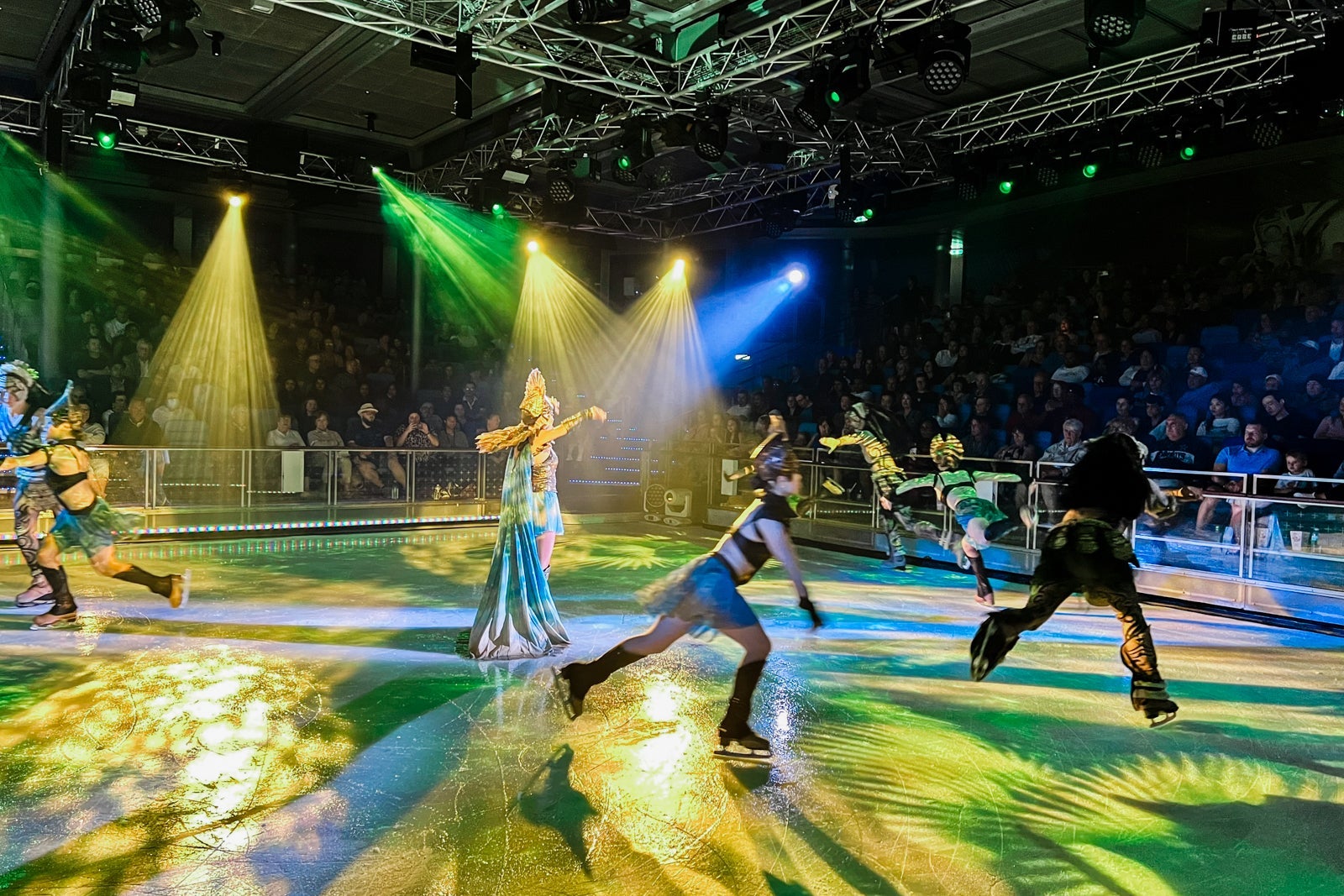 The '1977' ice show on Symphony of the Seas