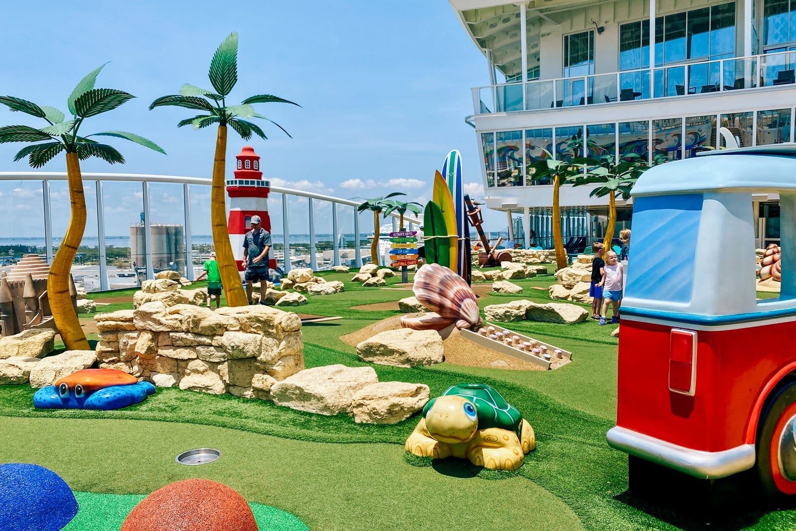 Miniature golf on Symphony of the Seas