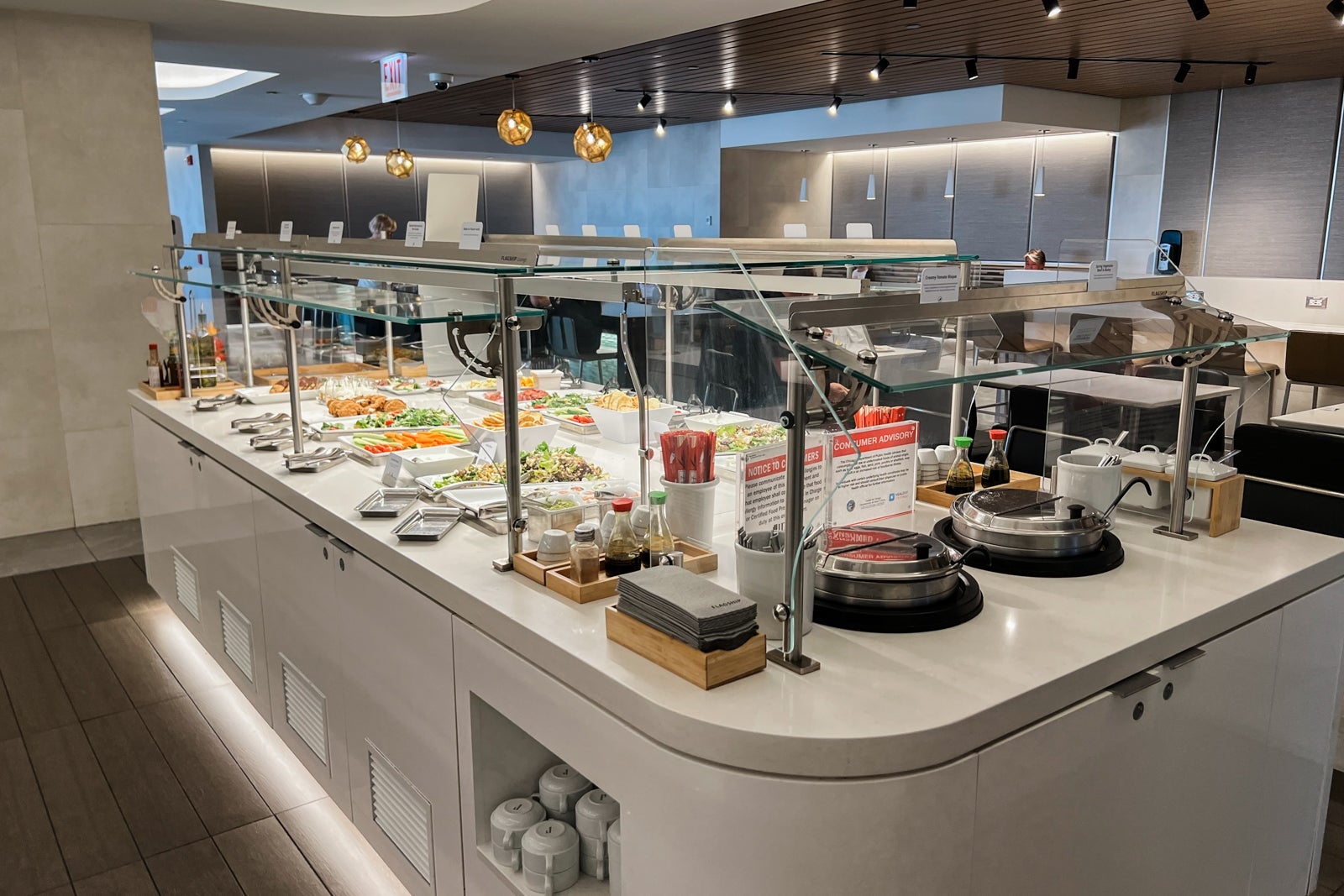 aa flagship lounge ord