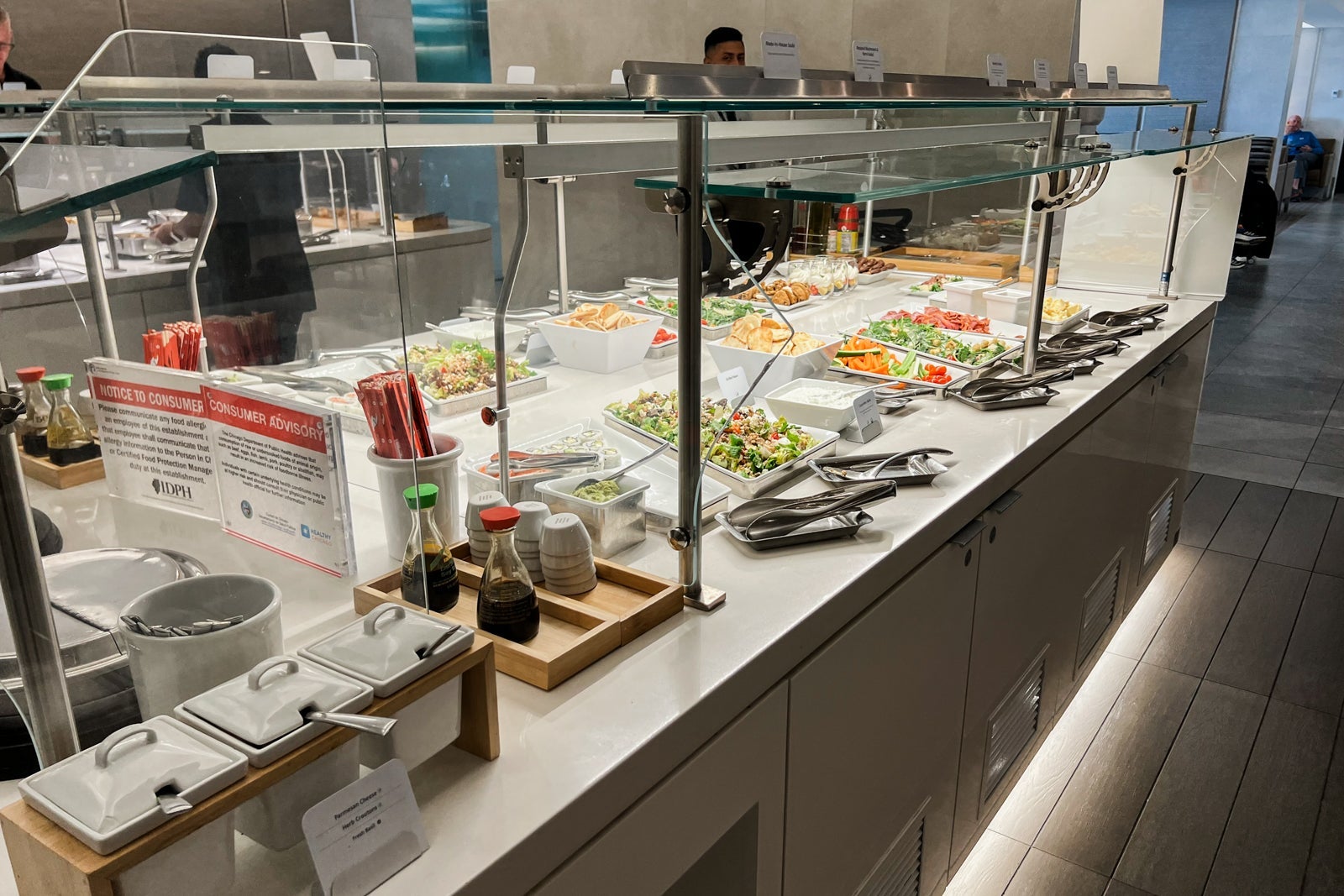 aa flagship lounge ord