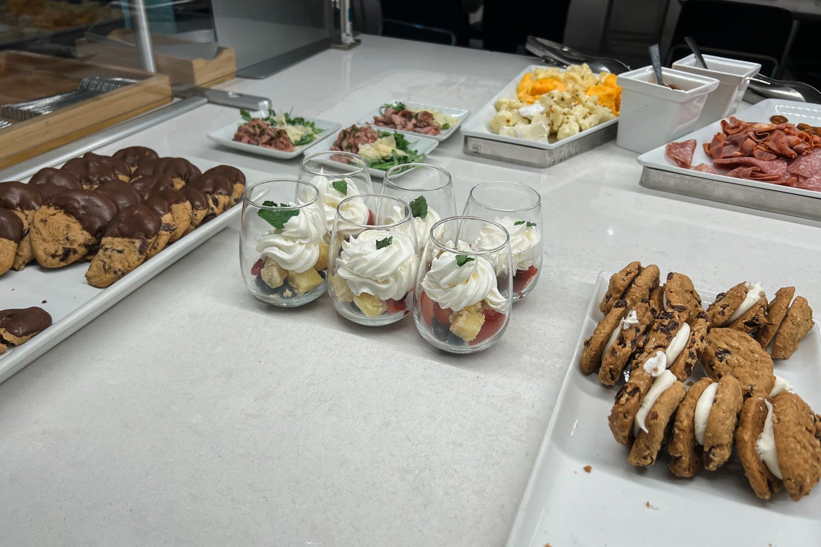 aa flagship lounge ord