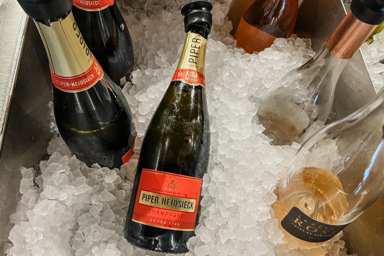 aa flagship lounge ord