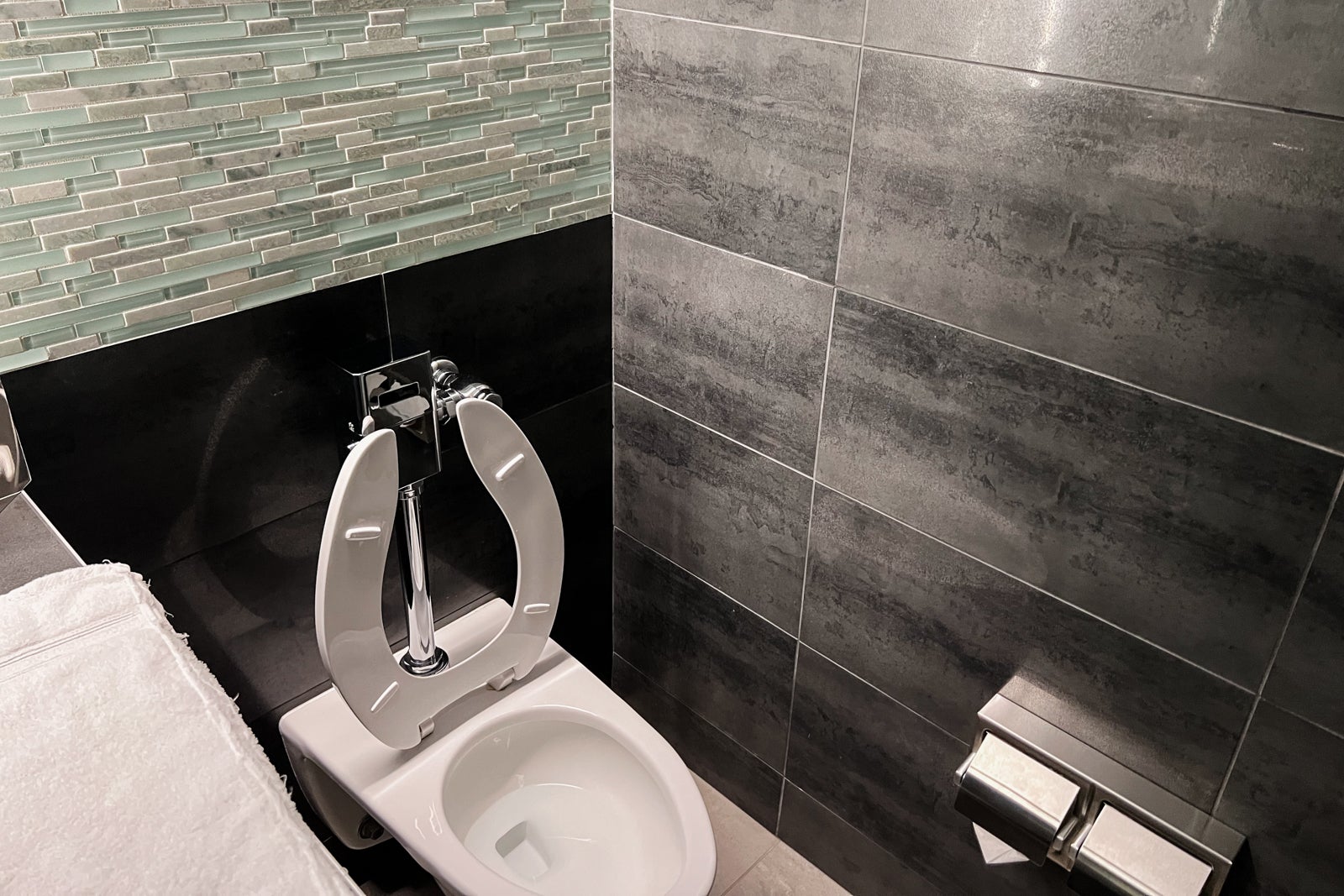 aa flagship lounge ord