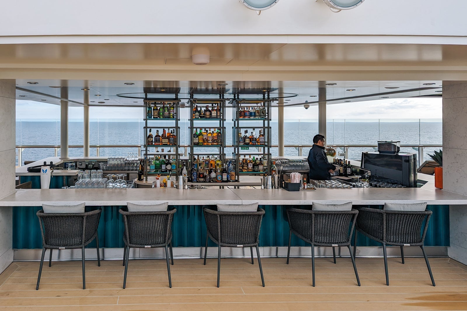 Pool Bar on Silver Ray.