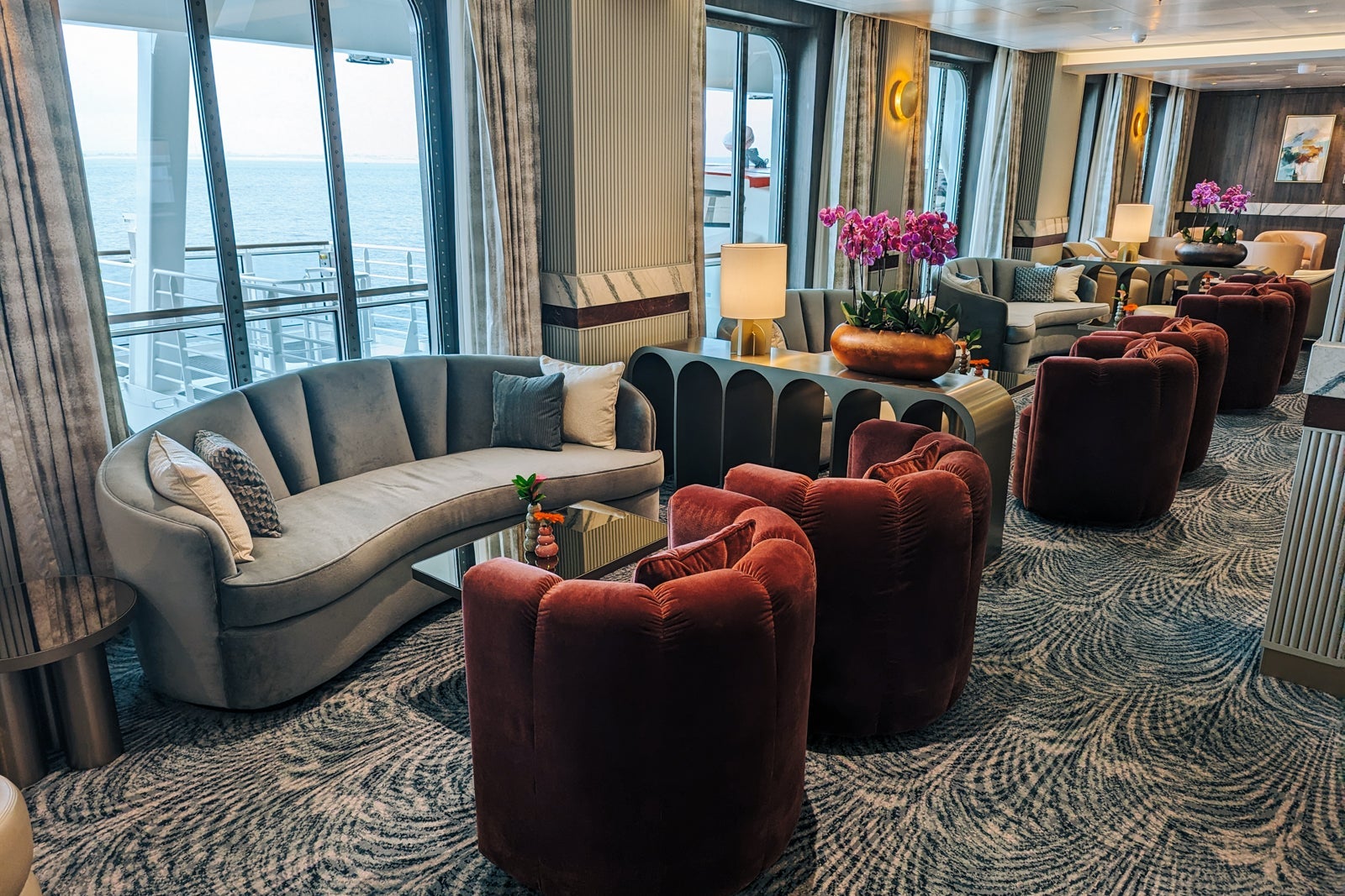 La Dolce Vita on Silver Ray.