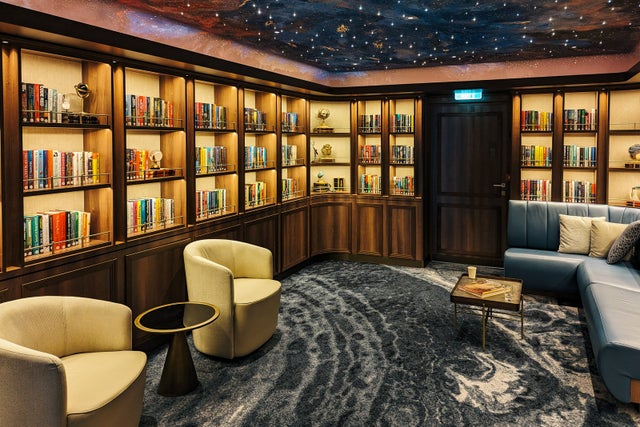 Library on Silver Ray.
