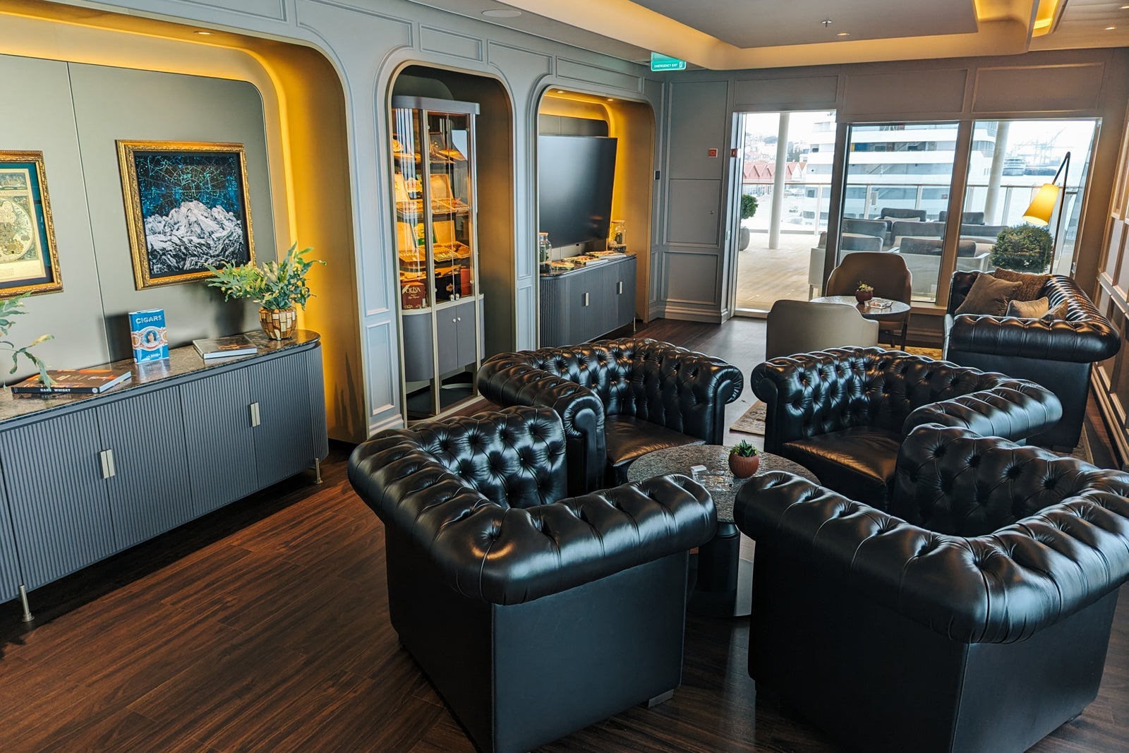 Connoisseur's Corner on Silver Ray.