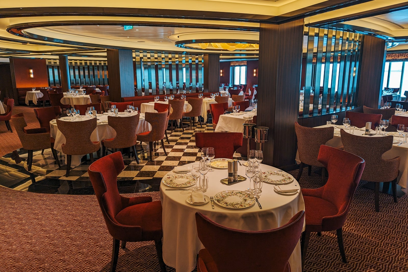 Atlantide Restaurant on Silver Ray.