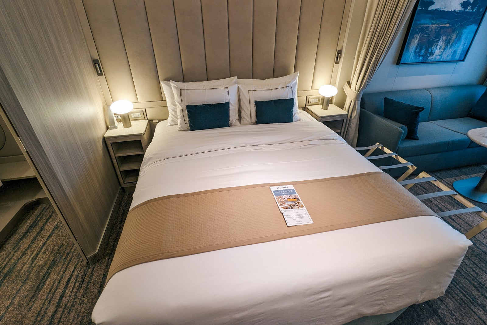 Deluxe Veranda Suite on Silver Ray.