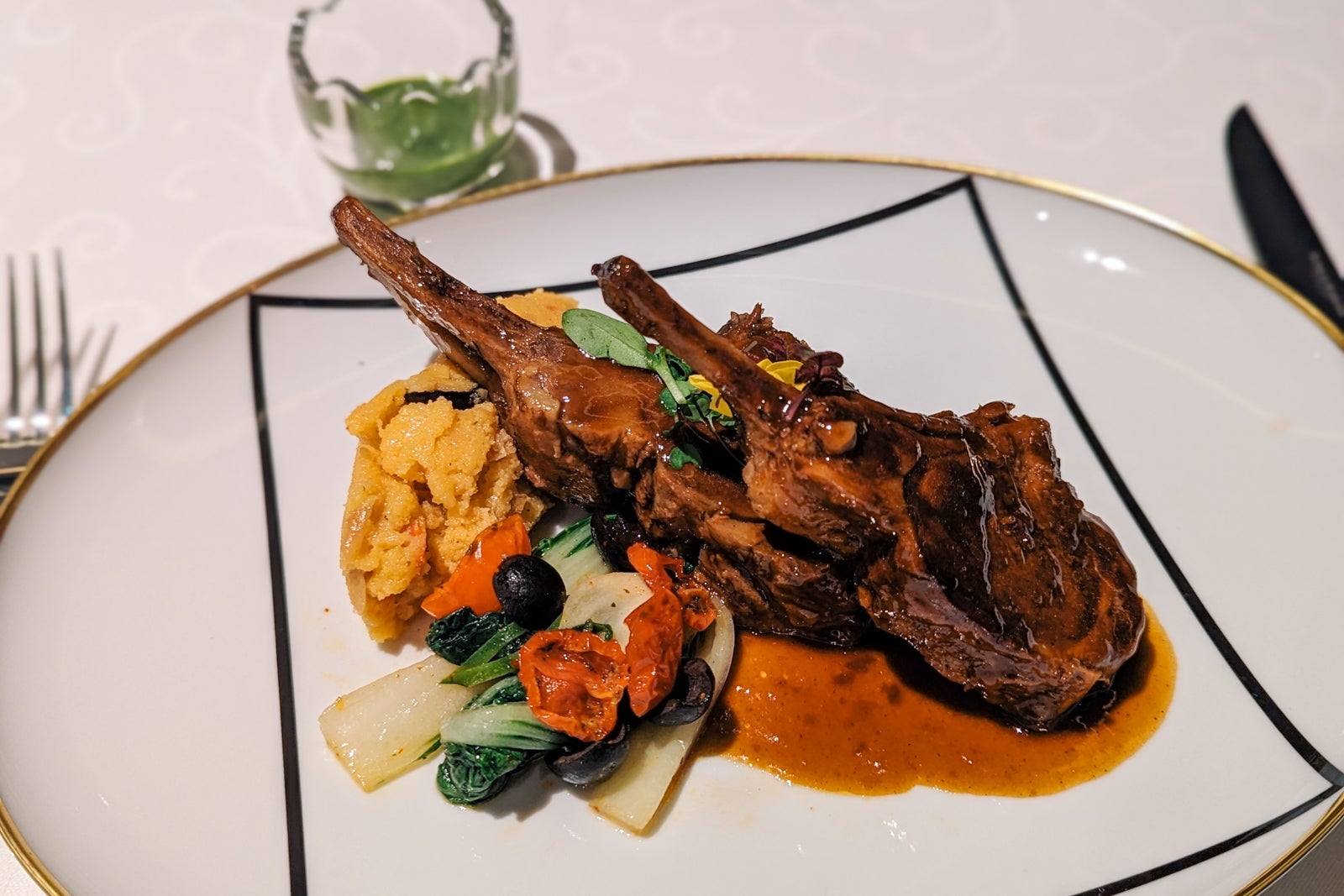 La Dame on Silver Ray.