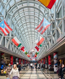 American building a brand-new Admirals Club at Chicago's O'Hare amid turf battle with United