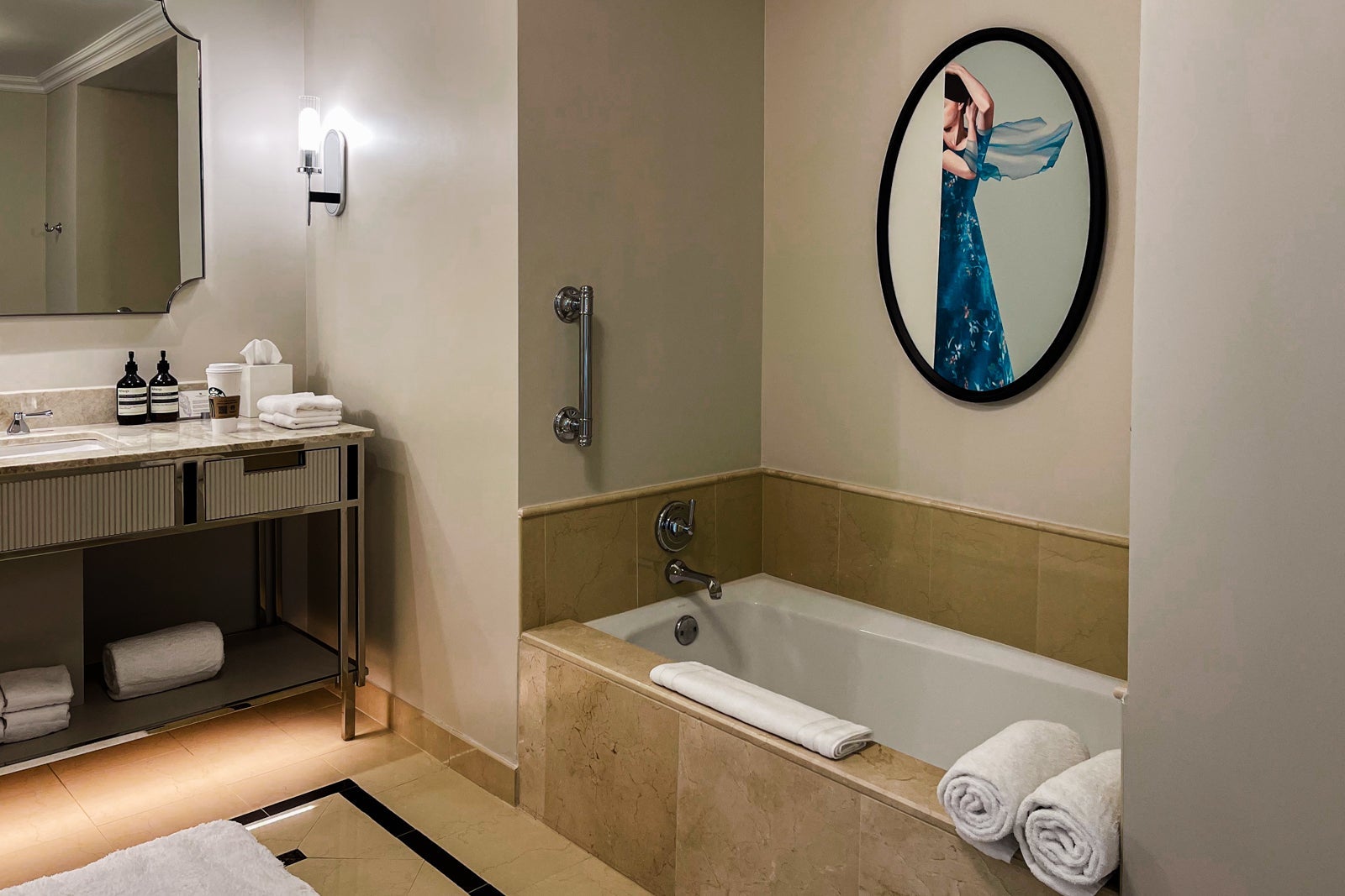 Bath tub in Waldorf Suite at Waldorf Astoria Orlando