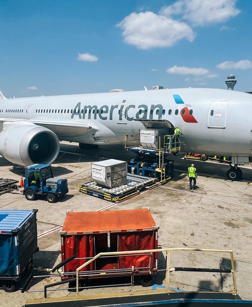 plane at chicago terminal
