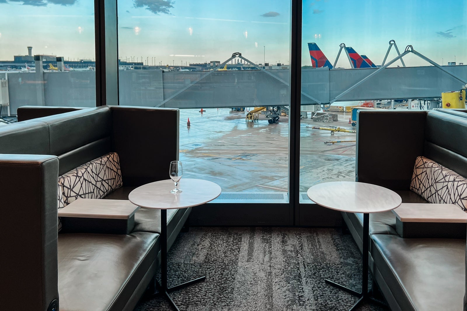 delta sky club chicago