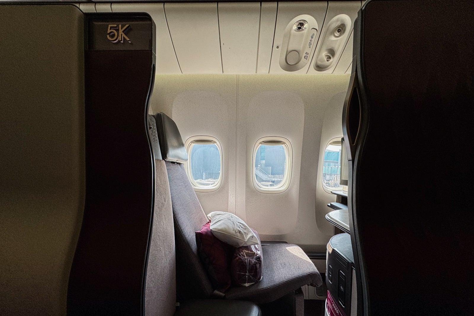 plane seat qsuite