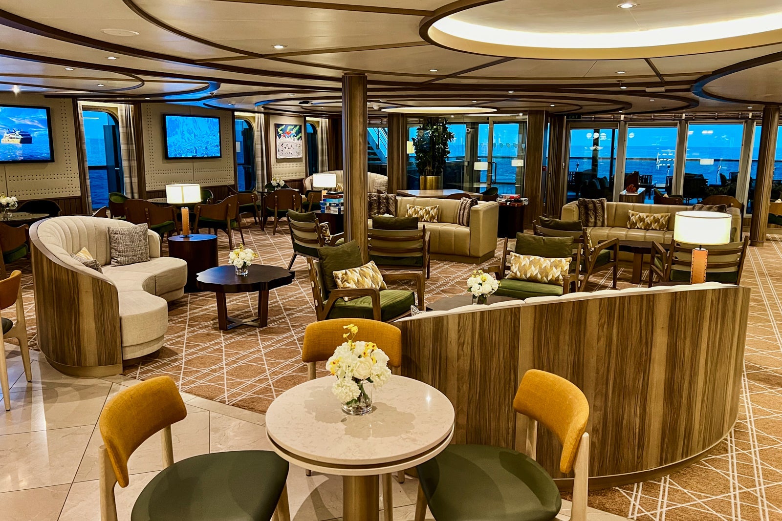 Seabourn Square on Seabourn Pursuit