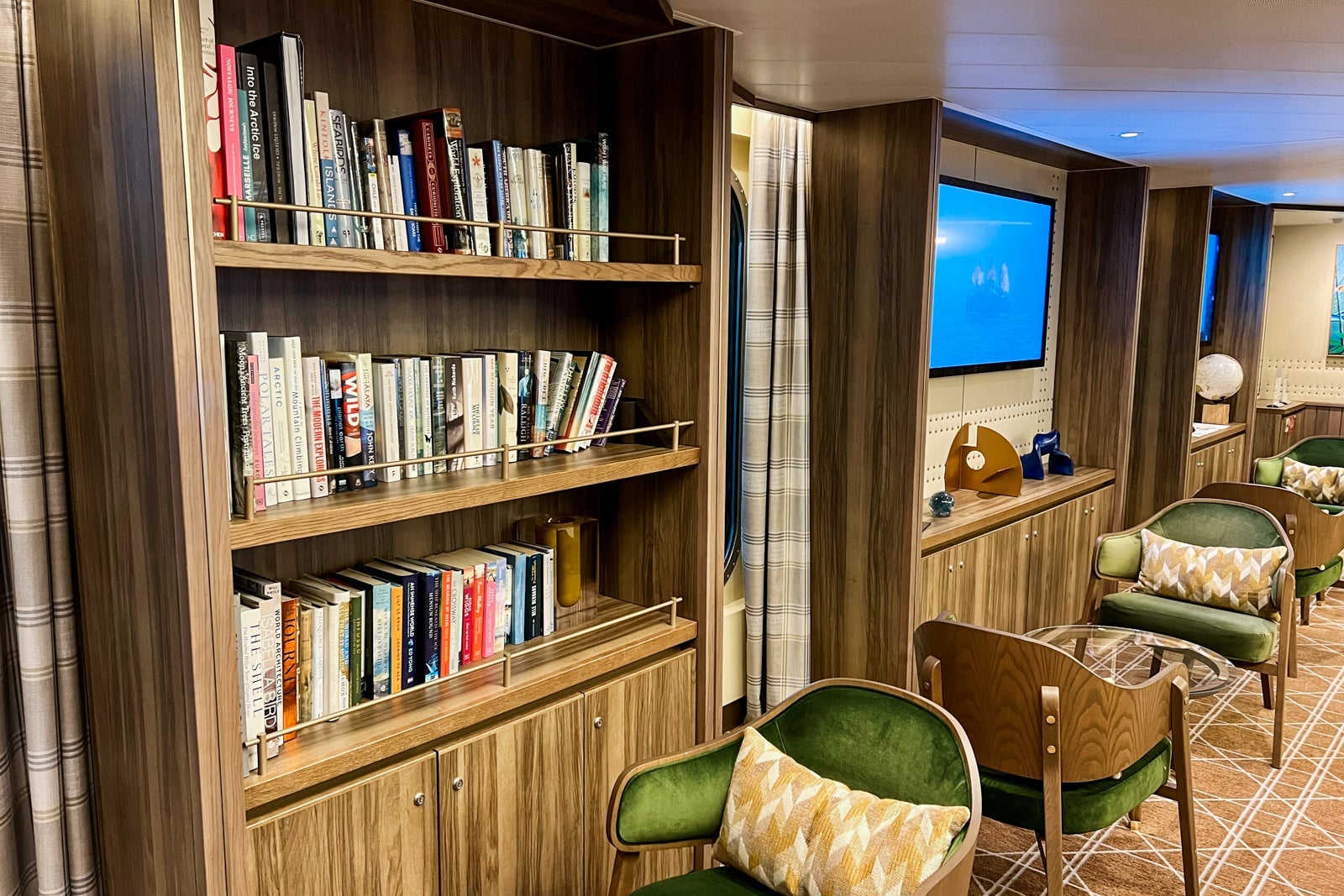 The library area of Seabourn Square on Seabourn Pursuit