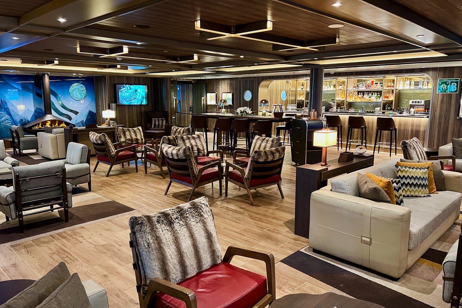 The Expedition Lounge on Seabourn Pursuit