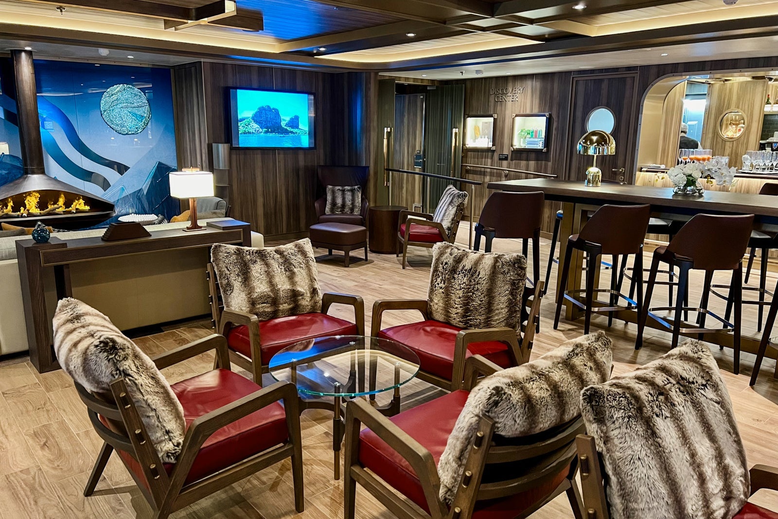 The Expedition Lounge on Seabourn Pursuit