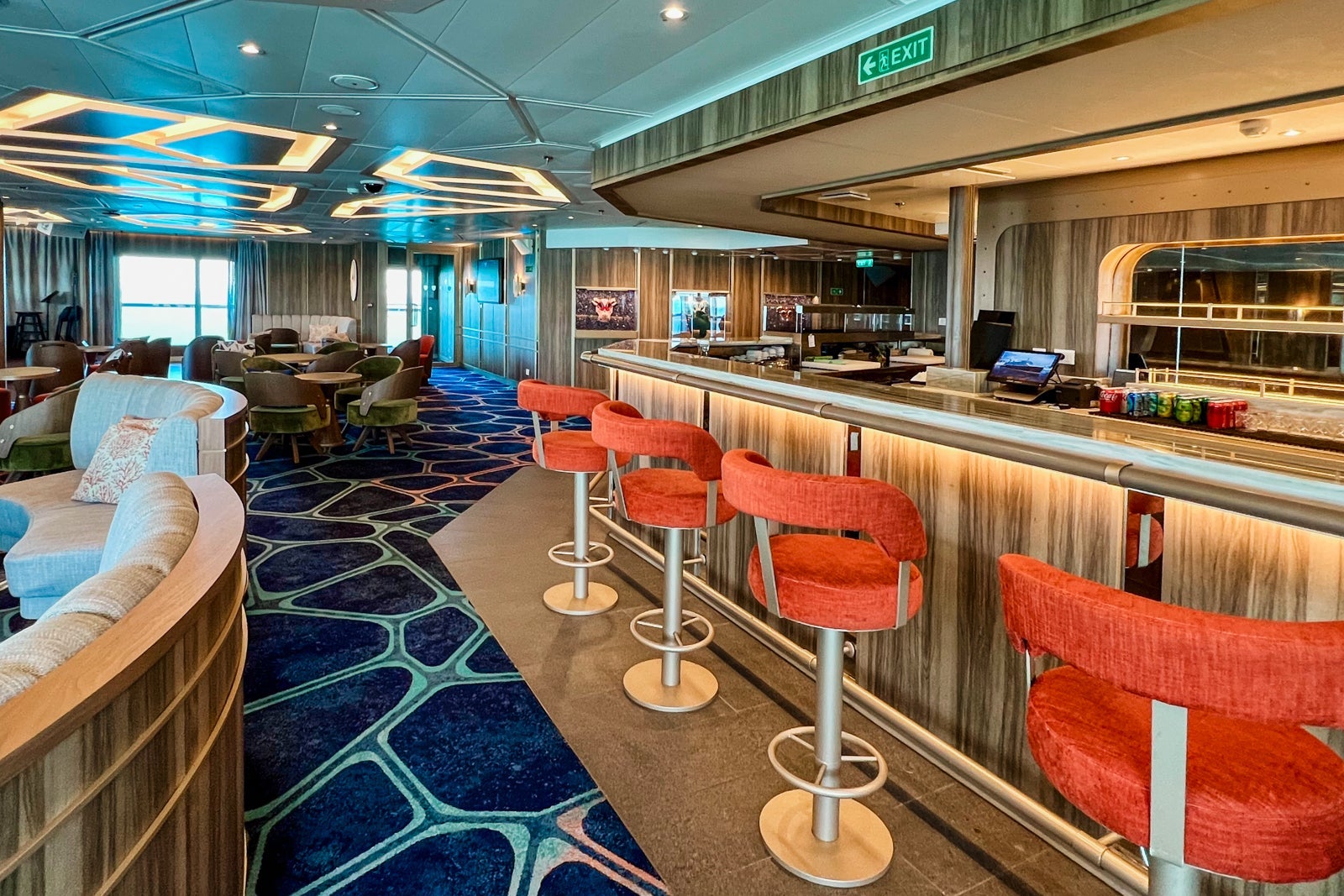 The bar at The Club on Seabourn Pursuit
