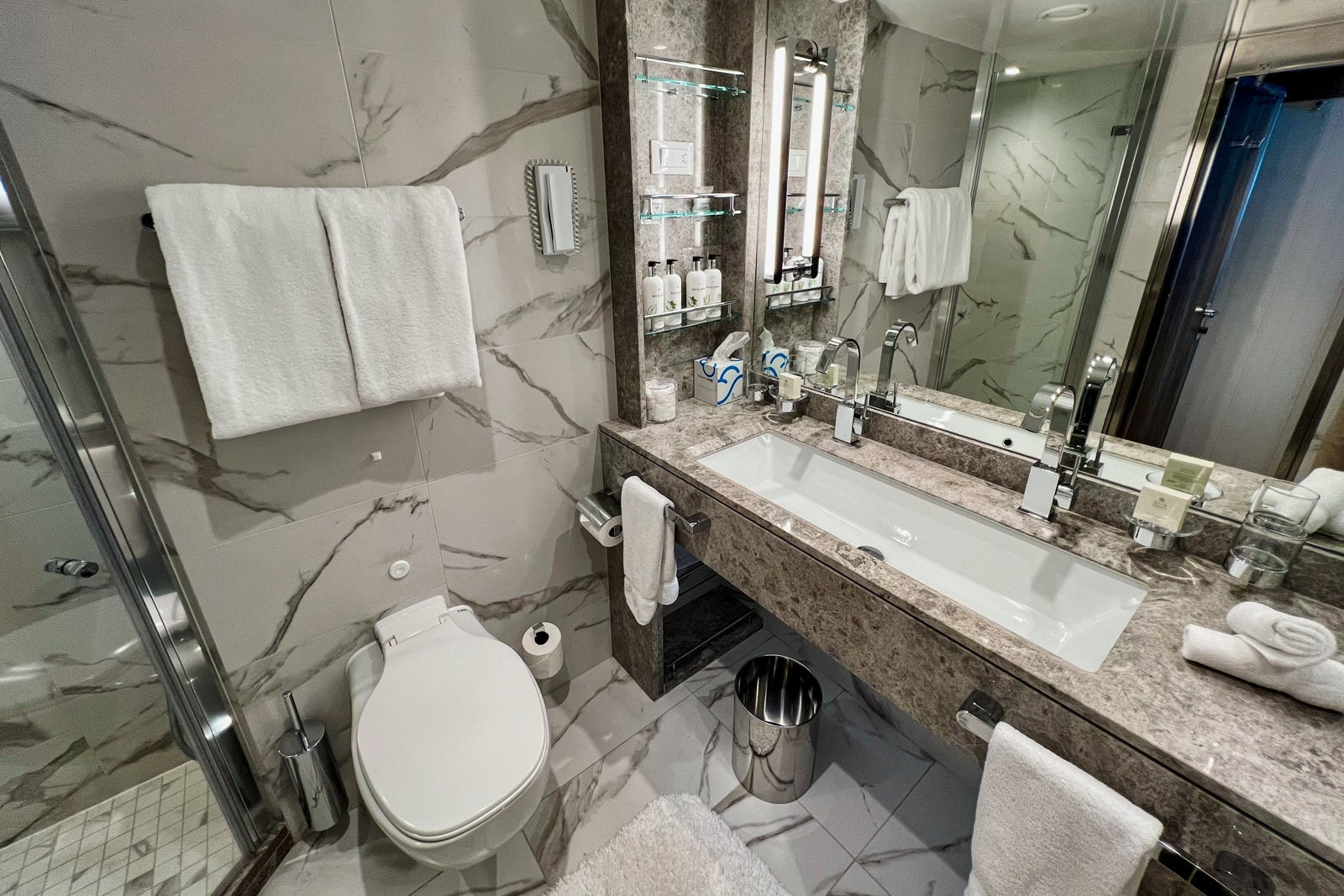 Seabourn Pursuit Veranda Suite bathroom