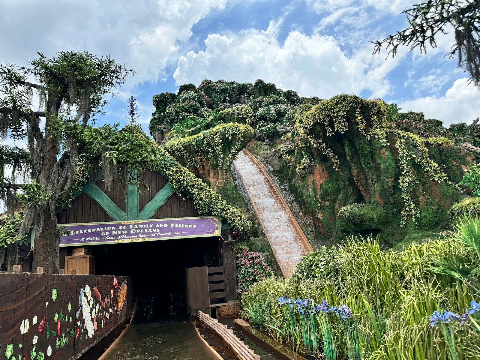 Tiana's Bayou Adventure entrance